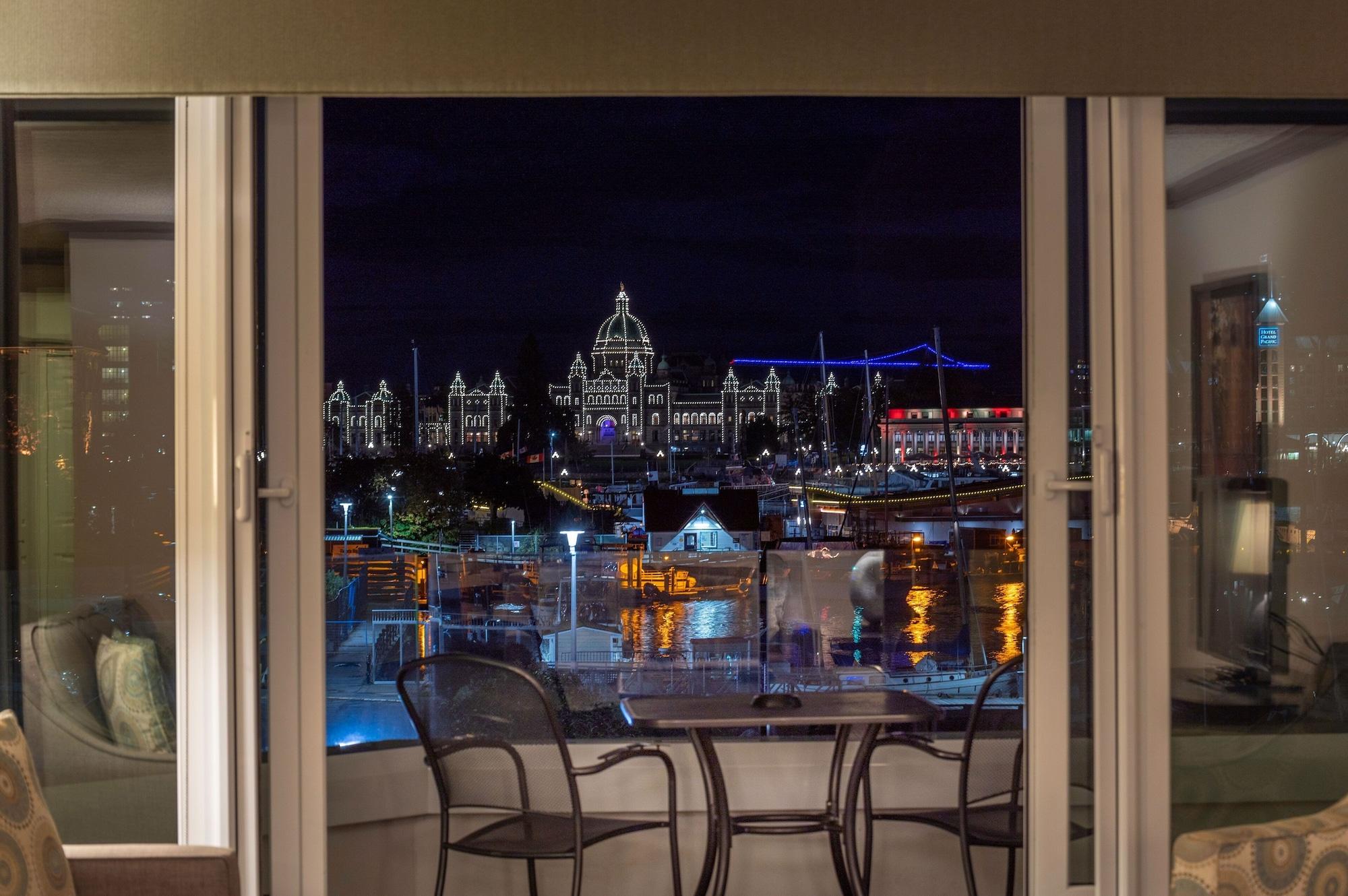 Victoria Regent Waterfront Hotel & Suites Exterior foto